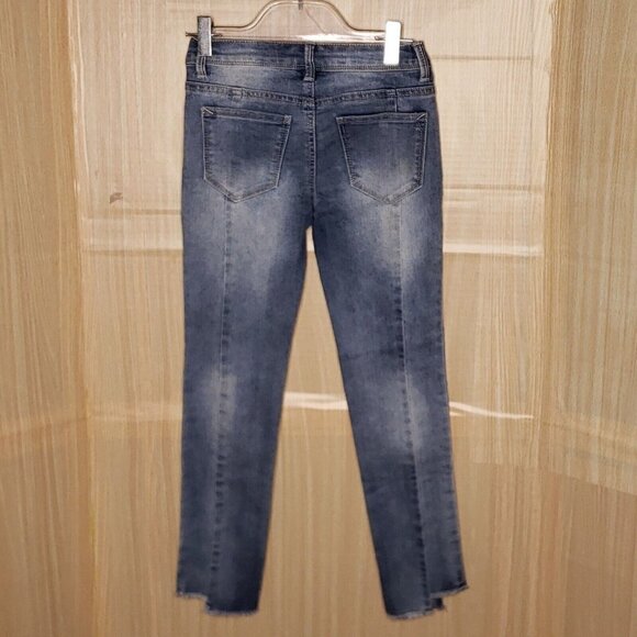 Bebe Girls Step Hem Skinny Jeans 8 - Picture 4 of 9
